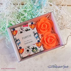 Набор мыла "Духи а-ля Шанель" и розы" в подарочной коробке