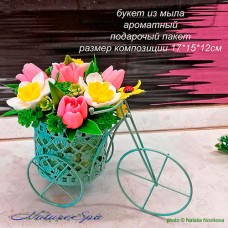 NatureSpa букет из мыла "Букет велосипед весенних цветов" №2 в подарочном пакете NatureSpa букет из мыла "Букет велосипед весенних цветов" №2 в подарочном пакете