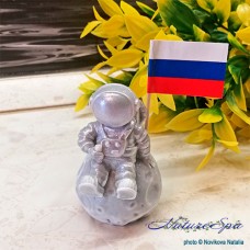 НАТУРЕСПА NatureSpa сувенирное мыло "Космонавт на луне" серебро НАТУРЕСПА NatureSpa сувенирное мыло "Космонавт на луне" серебро